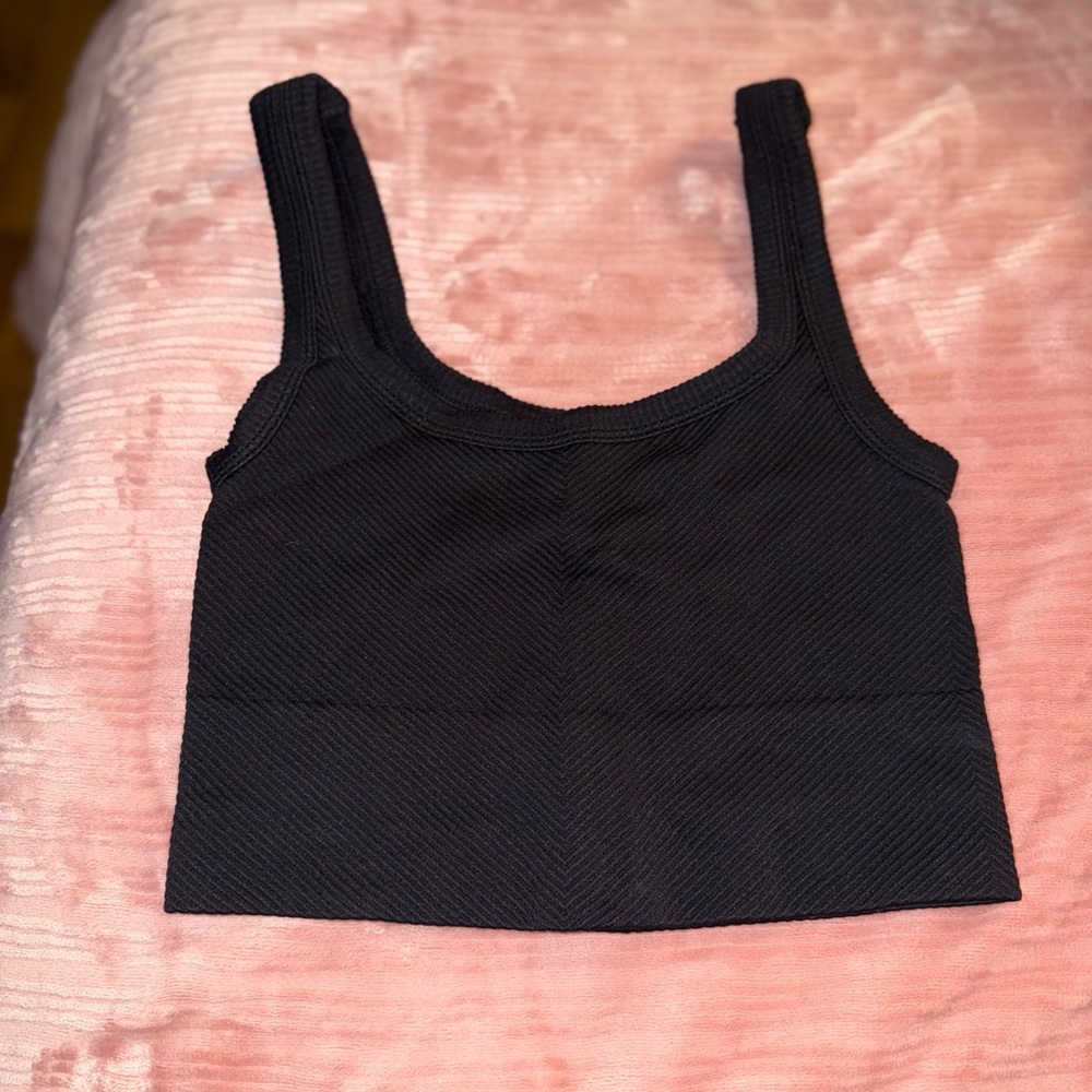 NikiBiki Seamless Ribbed Tank Top - Picture 2 of 4